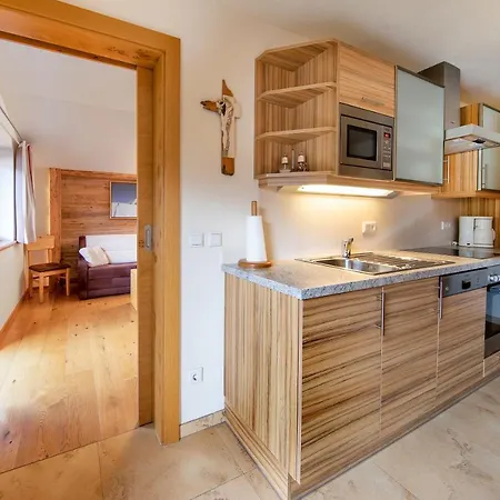 Apartmenthaus Berndlalm アパート Neukirchen am Großvenediger